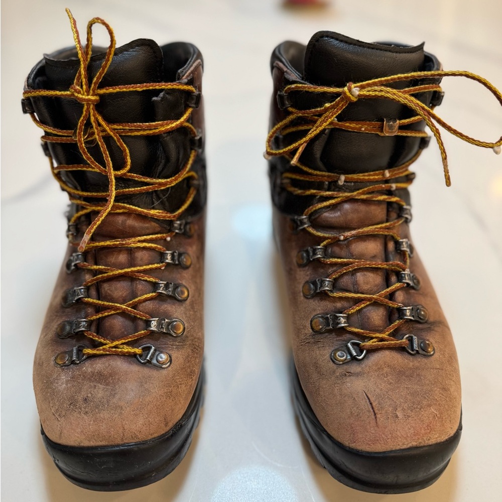 Scarpa Brown Leather made in Italy Hiking Boots with Vibram metal studs spikes